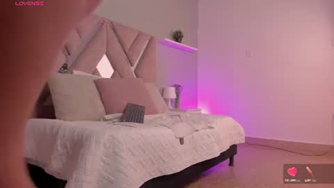 Snapshot of angelica_cross chatting on 9, 6, 2026 Angelica Cross online show from 9, 6, 2026