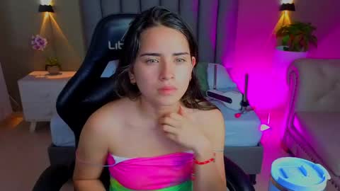 Snapshot of angelica_dymond chatting on 1, 5, 2026 A N G E L I C A online show from 1, 5, 2026