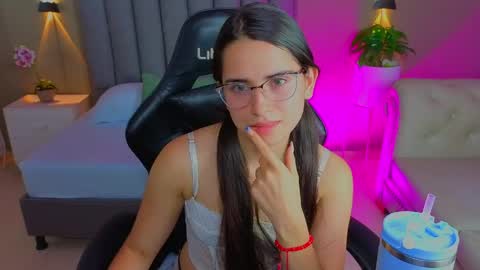 Snapshot of angelica_dymond chatting on 14, 5, 2026 A N G E L I C A online show from 14, 5, 2026