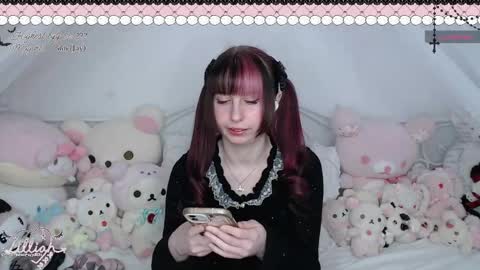Snapshot of angelillic chatting on 10, 5, 2026 lillian online show from 10, 5, 2026