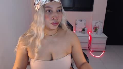 Snapshot of angelina_mia chatting on 24, 7, 2026 angeli online show from 24, 7, 2026