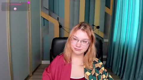 Snapshot of angelinalow chatting on 19, 1, 2026 AngelinaLow online show from 19, 1, 2026