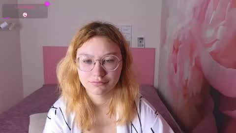 Snapshot of angelinalow chatting on 1, 2, 2026 AngelinaLow online show from 1, 2, 2026