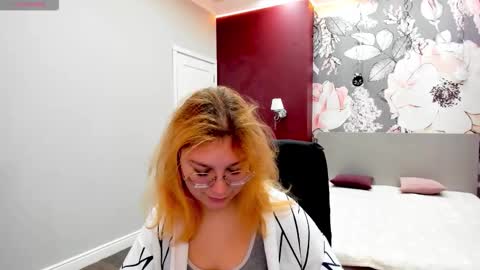 Snapshot of angelinalow chatting on 14, 2, 2026 AngelinaLow online show from 14, 2, 2026