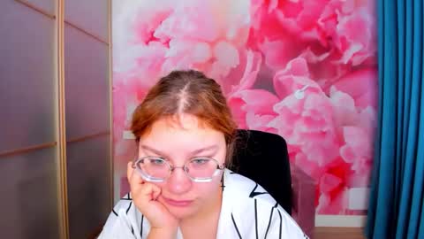 Snapshot of angelinalow chatting on 15, 2, 2026 AngelinaLow online show from 15, 2, 2026