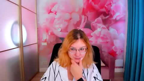 Snapshot of angelinalow chatting on 17, 2, 2026 AngelinaLow online show from 17, 2, 2026