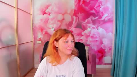 Snapshot of angelinalow chatting on 2, 5, 2026 AngelinaLow online show from 2, 5, 2026
