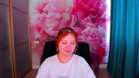 Snapshot of angelinalow chatting on 5, 5, 2026 AngelinaLow online show from 5, 5, 2026