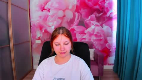 Snapshot of angelinalow chatting on 15, 5, 2026 AngelinaLow online show from 15, 5, 2026
