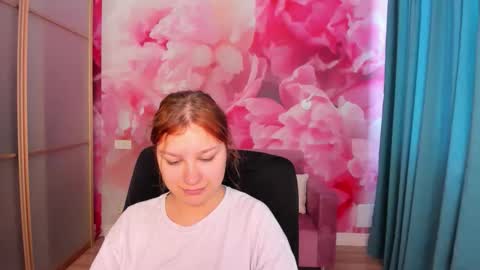 Snapshot of angelinalow chatting on 17, 5, 2026 AngelinaLow online show from 17, 5, 2026