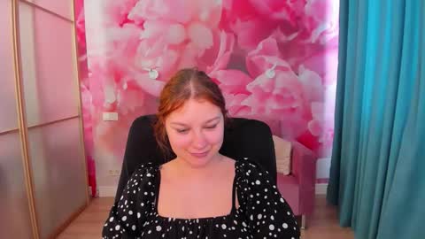 Snapshot of angelinalow chatting on 25, 5, 2026 AngelinaLow online show from 25, 5, 2026