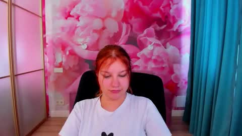 Snapshot of angelinalow chatting on 1, 6, 2026 AngelinaLow online show from 1, 6, 2026
