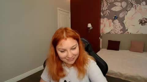 Snapshot of angelinalow chatting on 2, 6, 2026 AngelinaLow online show from 2, 6, 2026