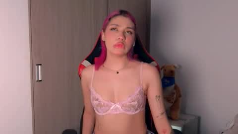 Angelinhaa  online show from 23, 12, 2025