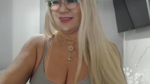 angelinna_12 online show from 13, 6, 2026