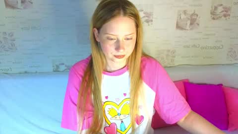 Snapshot of angellisss chatting on 11, 9, 2025 Cutie online show from 11, 9, 2025