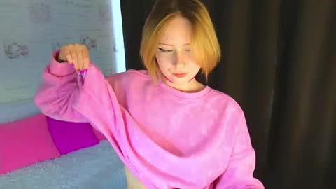 Snapshot of angellisss chatting on 16, 10, 2025 Cutie online show from 16, 10, 2025