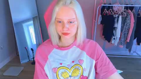 Snapshot of angellisss chatting on 14, 7, 2026 Cutie online show from 14, 7, 2026