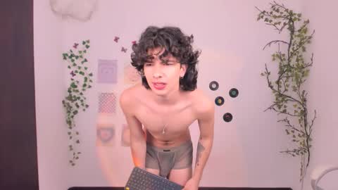 Snapshot of angelo_duarte chatting on 16, 9, 2025 Angel online show from 16, 9, 2025