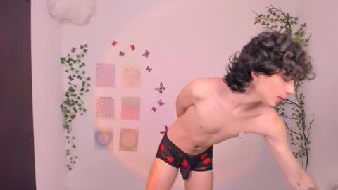 Snapshot of angelo_duarte chatting on 18, 9, 2025 Angel online show from 18, 9, 2025