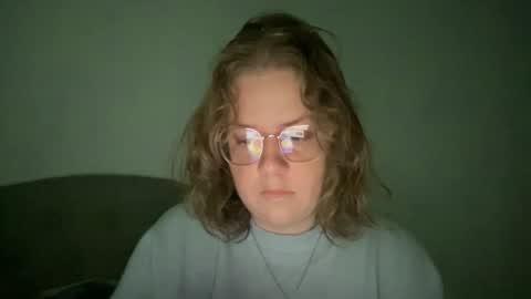 Snapshot of angeloflight273360 chatting on 19, 12, 2025 Angel of Light online show from 19, 12, 2025