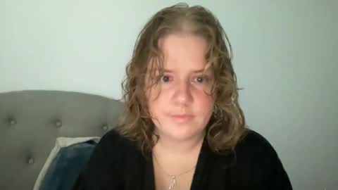 Snapshot of angeloflight273360 chatting on 21, 12, 2025 Angel of Light online show from 21, 12, 2025