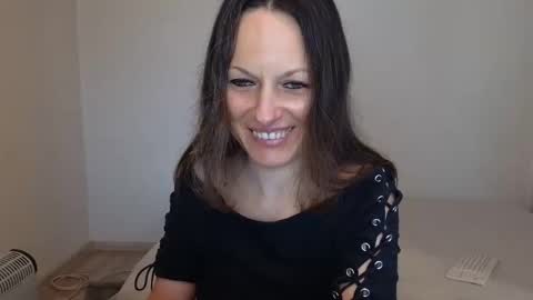 Giulia online show from 12, 4, 2026