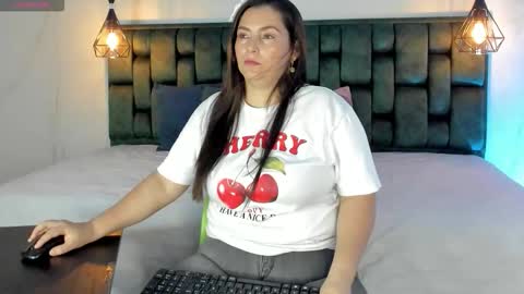 ANGIE online show from 8, 9, 2025