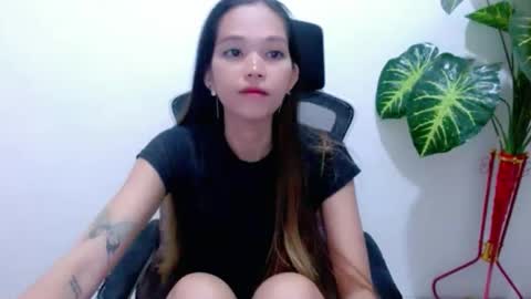 Snapshot of angelyn_slim chatting on 14, 2, 2026 angelyn_slim online show from 14, 2, 2026