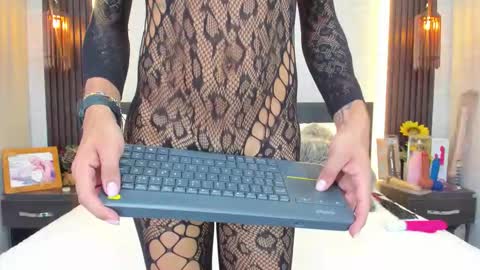 Snapshot of anghel_stone chatting on 4, 2, 2026 Anghel Stone online show from 4, 2, 2026