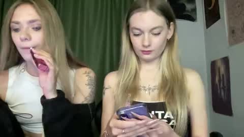 Snapshot of angie_natasha_054 chatting on 26, 11, 2025 Natasha Angine online show from 26, 11, 2025