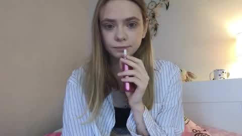 Snapshot of angie_natasha_054 chatting on 20, 2, 2026 Natasha Angine online show from 20, 2, 2026