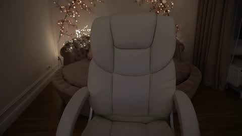Snapshot of angieshyy chatting on 6, 6, 2026 Anny online show from 6, 6, 2026