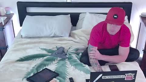 Snapshot of anglz017 chatting on 8, 12, 2024 Anglz017 online show from 8, 12, 2024