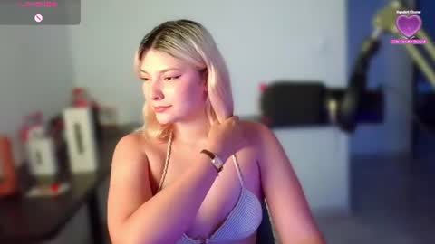 Snapshot of ania_mml chatting on 27, 7, 2026 Ania online show from 27, 7, 2026