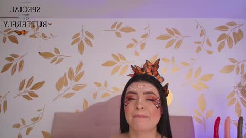 Lauren Anika online show from 20, 2, 2025