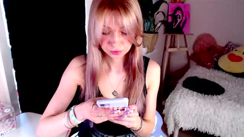 Snapshot of anita_moon_ chatting on 25, 5, 2026 anita_moon_ online show from 25, 5, 2026