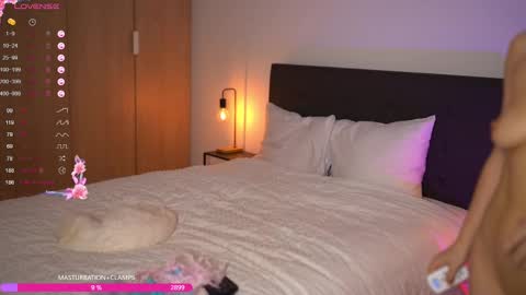 Snapshot of anitaraj_ chatting on 12, 3, 2025 Im Anita thumb up me please its important online show from 12, 3, 2025