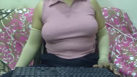 Snapshot of anjali_dogra786 chatting on 29, 10, 2025 anjali_dogra786 online show from 29, 10, 2025