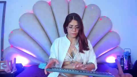 Anna  online show from 17, 2, 2025