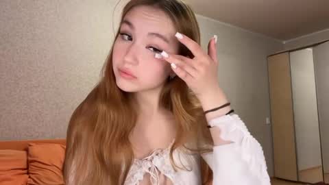 Snapshot of anna_raspberry chatting on 29, 4, 2026 Anne online show from 29, 4, 2026