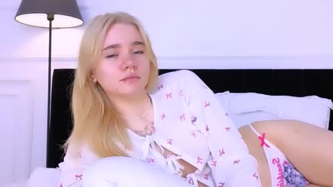 AnnaBelle online show from 22, 10, 2025