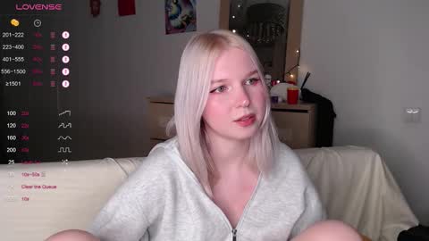 Snapshot of annamilky chatting on 2, 10, 2025 annamilky online show from 2, 10, 2025