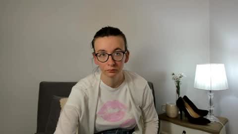 Anna online show from 4, 8, 2026