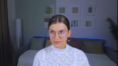 Snapshot of annathorne chatting on 29, 5, 2026 Im Anna online show from 29, 5, 2026