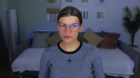 Snapshot of annathorne chatting on 8, 6, 2026 Im Anna online show from 8, 6, 2026