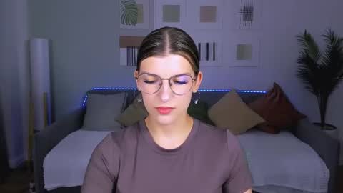 Snapshot of annathorne chatting on 10, 6, 2026 Im Anna online show from 10, 6, 2026