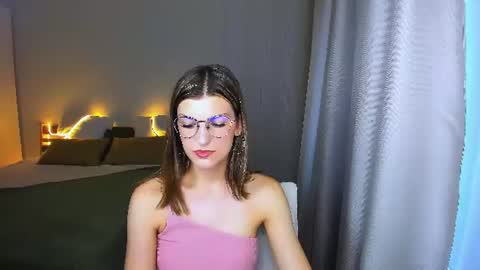 Snapshot of annathorne chatting on 12, 6, 2026 Im Anna online show from 12, 6, 2026