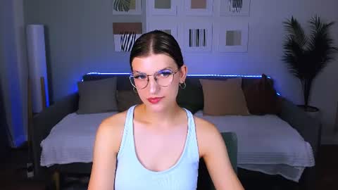 Snapshot of annathorne chatting on 15, 6, 2026 Im Anna online show from 15, 6, 2026