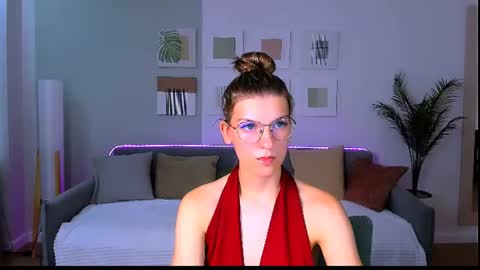 Snapshot of annathorne chatting on 25, 6, 2026 Im Anna online show from 25, 6, 2026